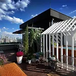 Garden Pool Villa Lee Chung Jung