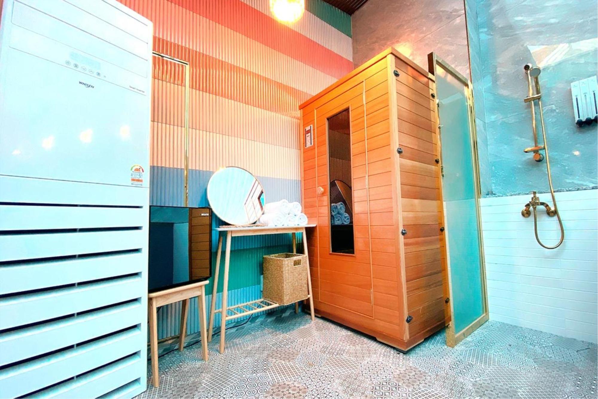 Hotel Garden Pool Lee Chung Jung Seoul